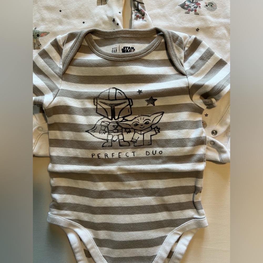 Star Wars baby onesies - Picture 3 of 5